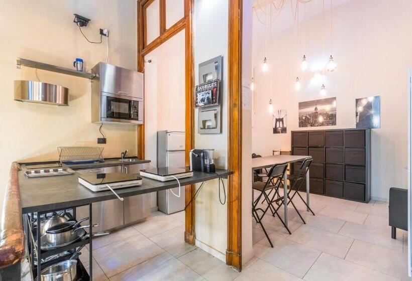 פנסיון Maison Métropole Dante