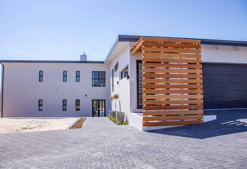 ペンション Paradise Found