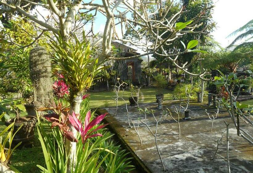 פנסיון Puri Agung Family