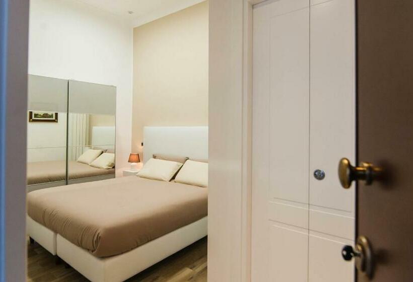 פנסיון Solimena House 44