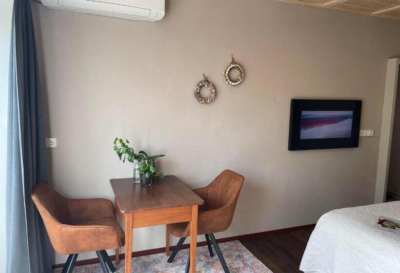 پانسیون T Zeeuwse Licht