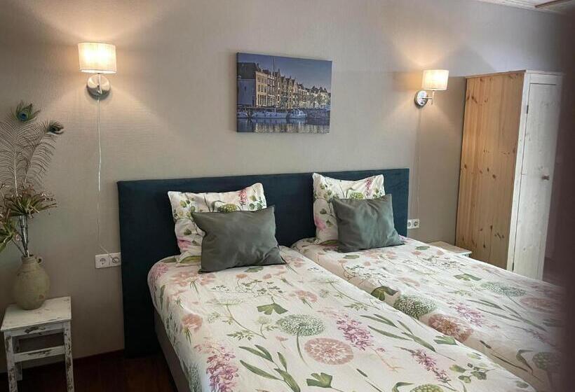 پانسیون T Zeeuwse Licht