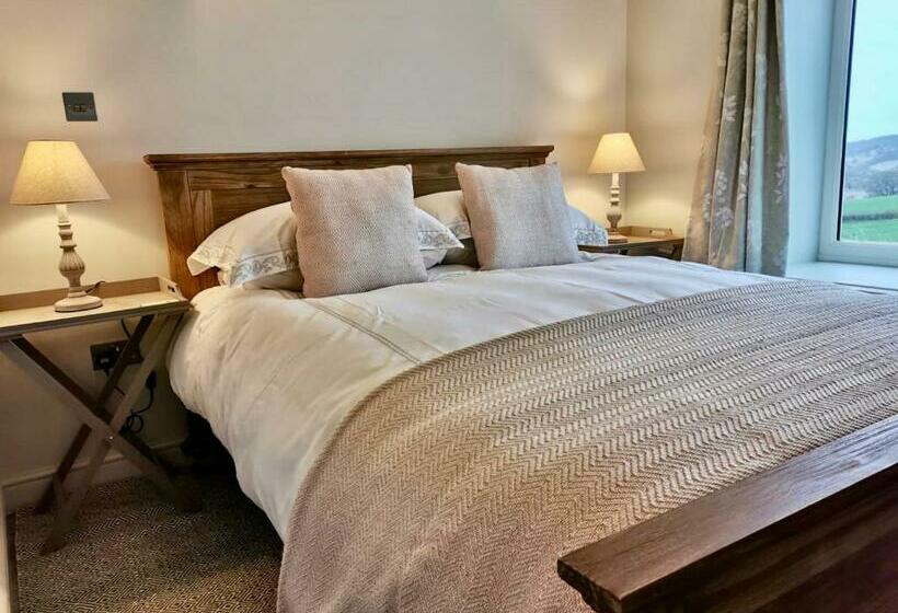 膳宿费 The Stables