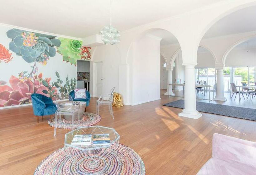 פנסיון The Views Guesthouse