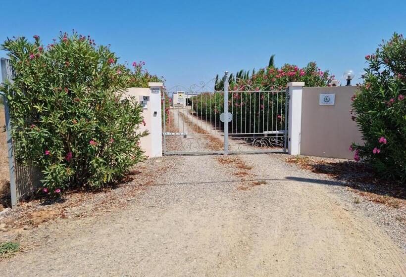 פנסיון Villa Iole