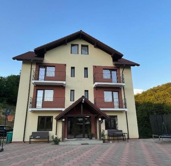 Pensiunea 7 Brazi Ii