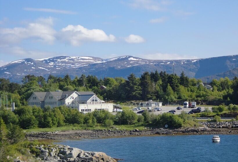 هتل Aalesund Airport