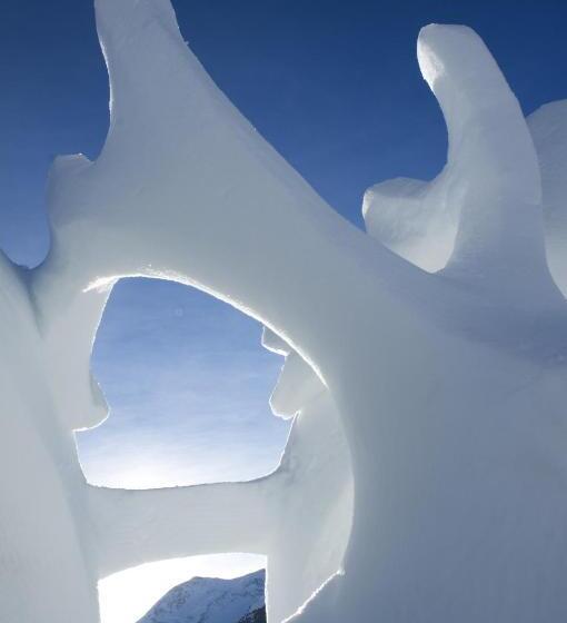 هتل Alexander Charme