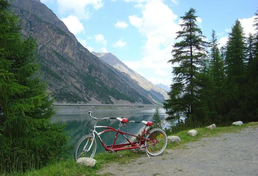 هتل Alexander Charme