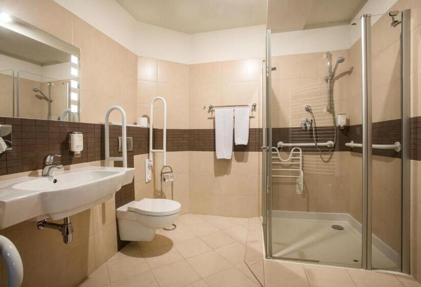 酒店 Ambasadorski Rzeszów