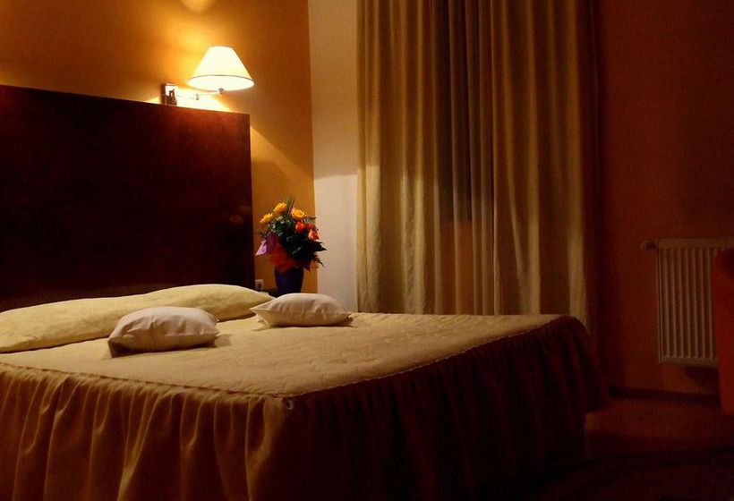 בית מלון כפרי Ambassador