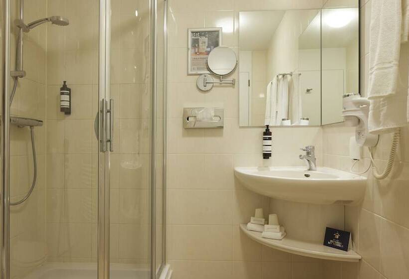 هتل Auberge Du Bonheur