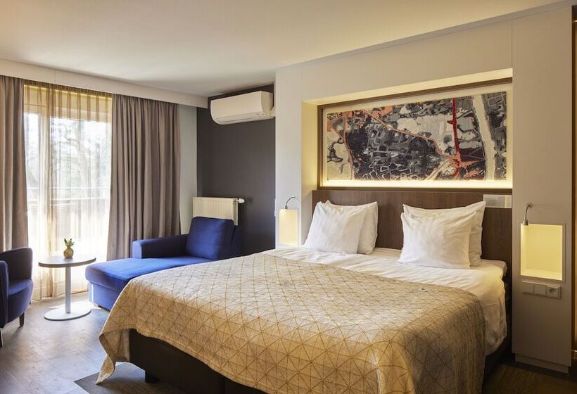 هتل Auberge Du Bonheur