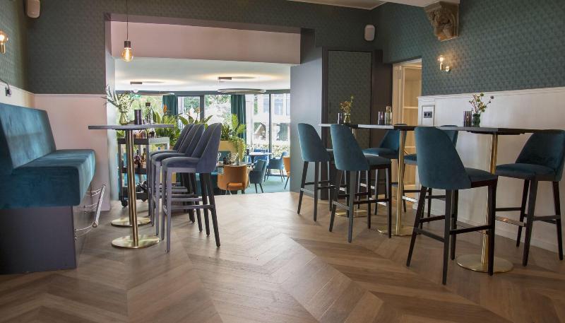 هتل Auberge Du Bonheur