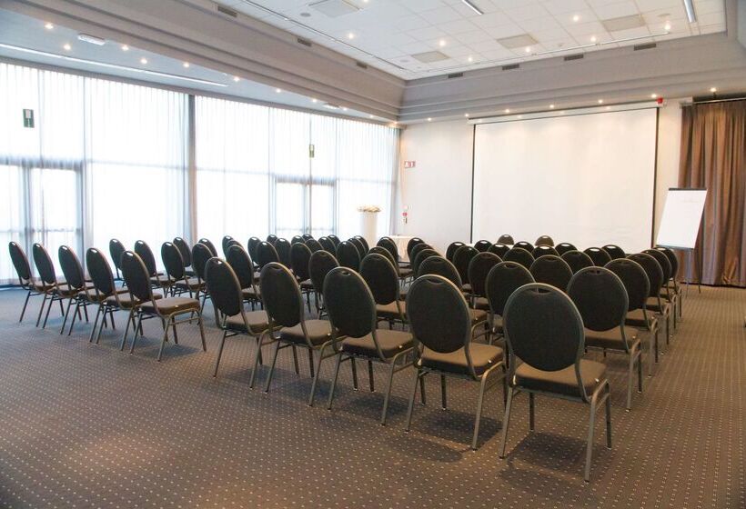 בית מלון כפרי Best Western Plus Aldhem