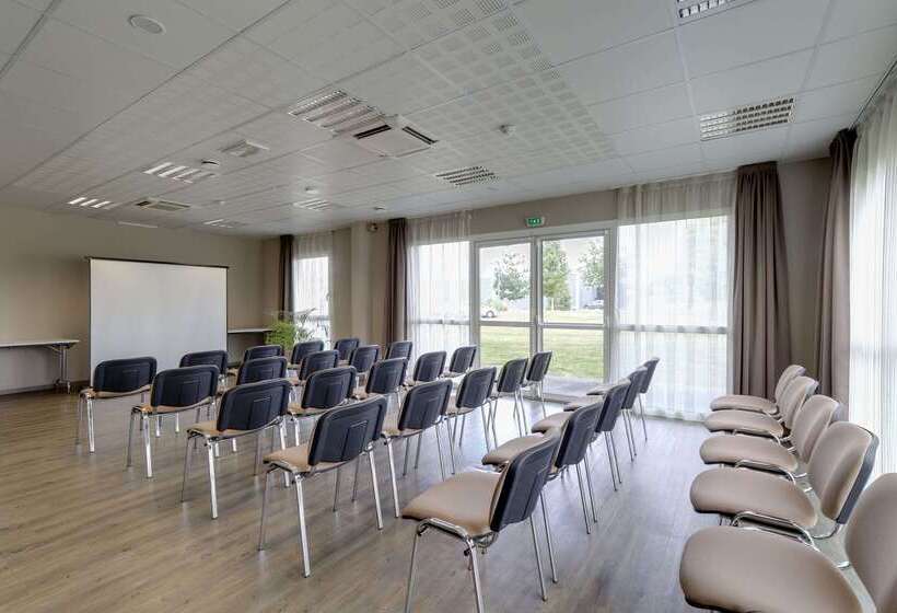Brit Hotel Saint Méen Le Grand En Brocéliande