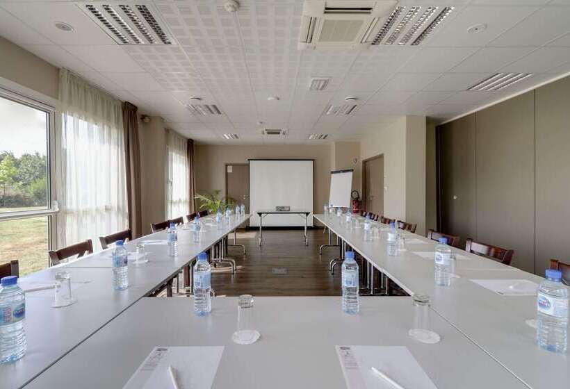 Brit Hotel Saint Méen Le Grand En Brocéliande