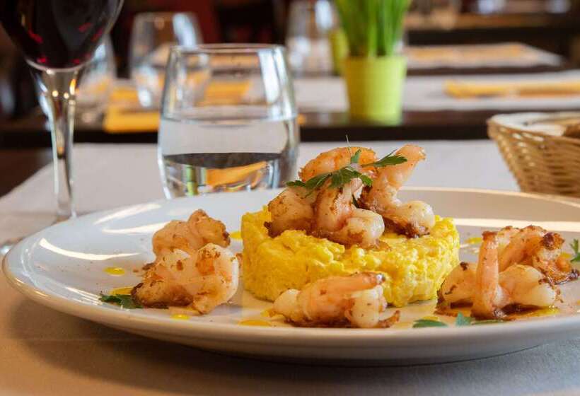 Brit Hotel Saint Méen Le Grand En Brocéliande