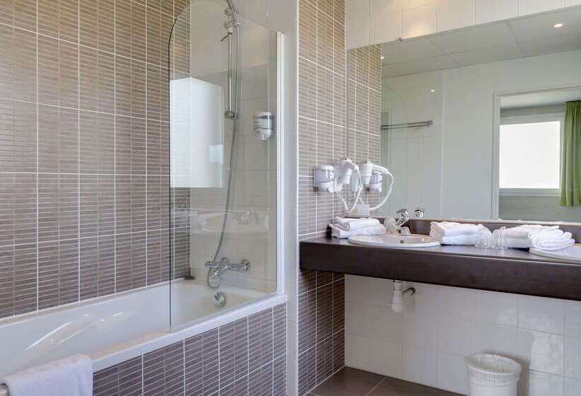 Brit Hotel Saint Méen Le Grand En Brocéliande