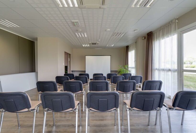 Brit Hotel Saint Méen Le Grand En Brocéliande