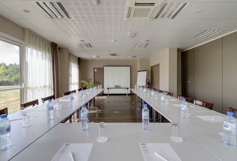 Brit Hotel Saint Méen Le Grand En Brocéliande