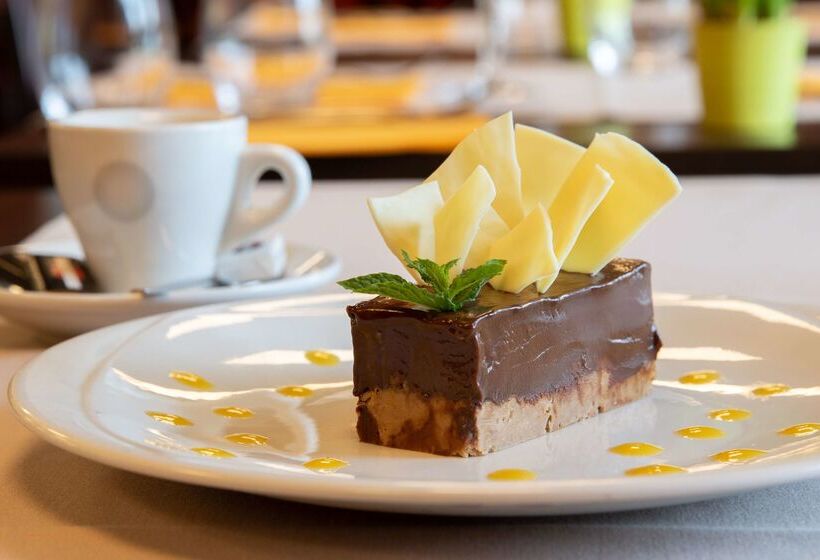 Brit Hotel Saint Méen Le Grand En Brocéliande