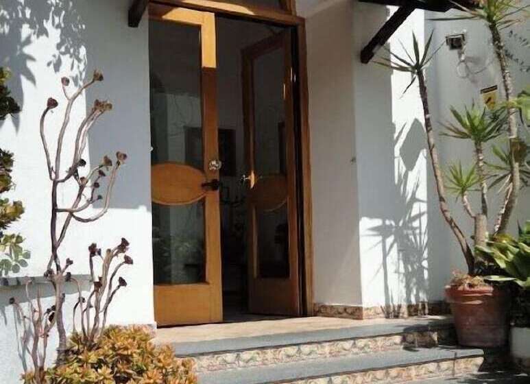 בית מלון כפרי Candia