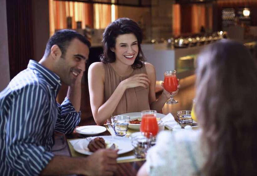 Отель Centro Al Manhal by Rotana