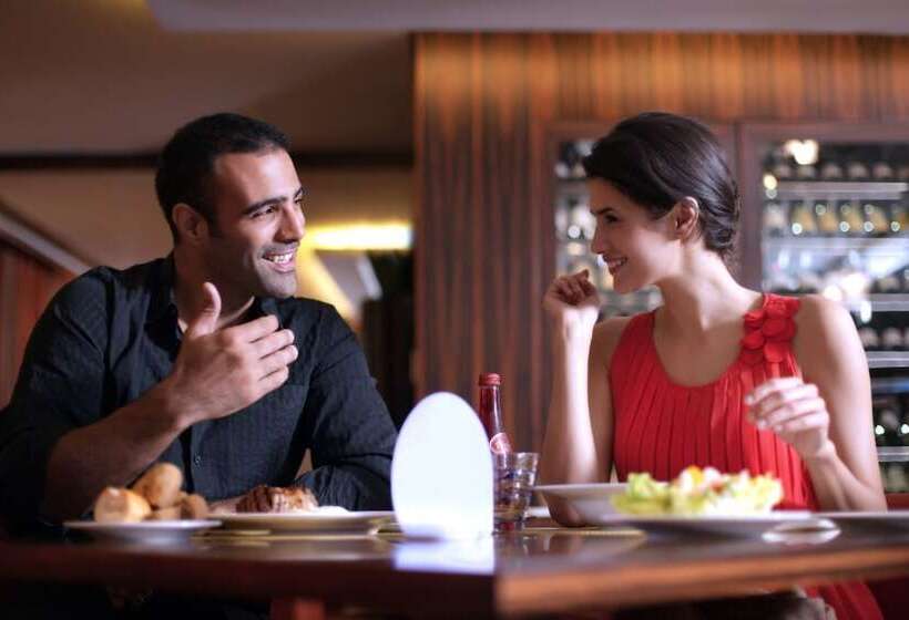 Отель Centro Al Manhal by Rotana