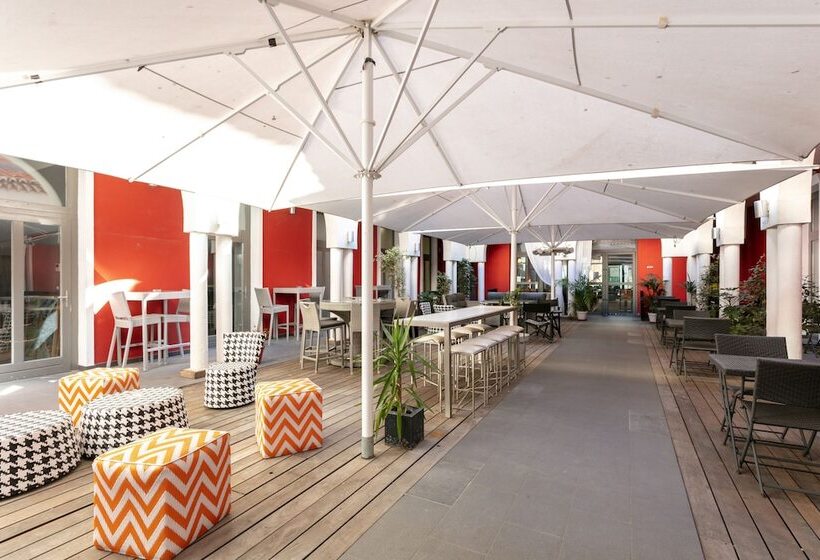 בית מלון כפרי De Paris