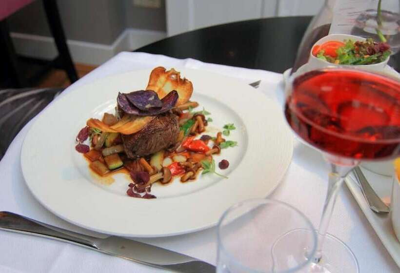 Отель De Schout