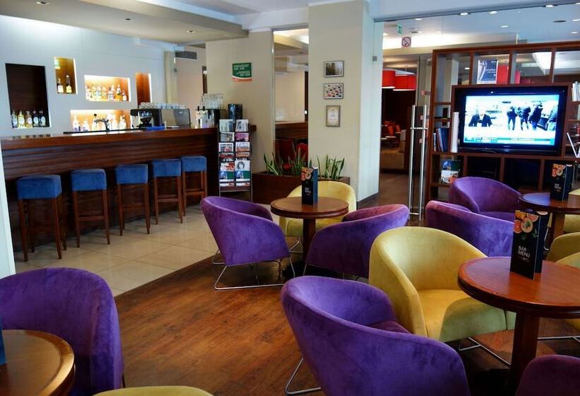 هتل Desilva Inn Katowice Airport