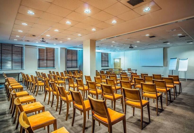 호텔 Desilva Warszawa Piaseczno