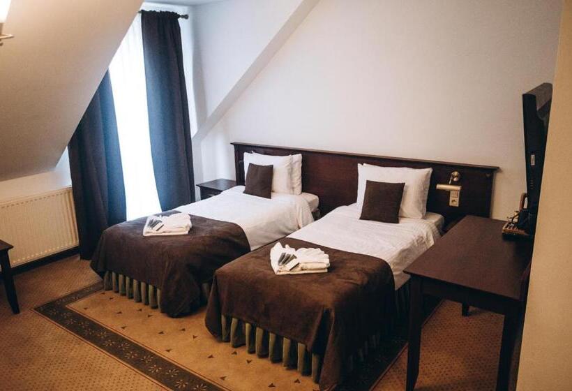 Отель Dworek Magnat