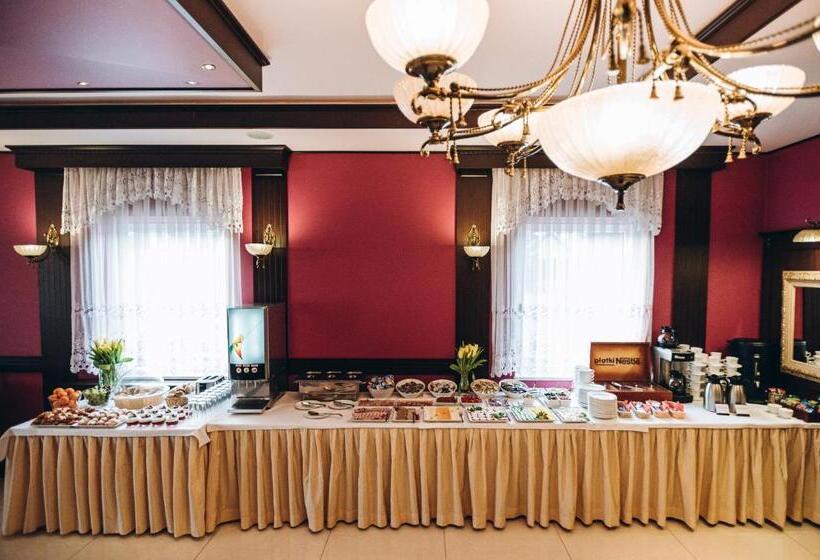 ホテル Dworek Magnat