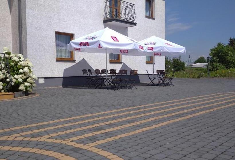 ホテル Dworek Magnat