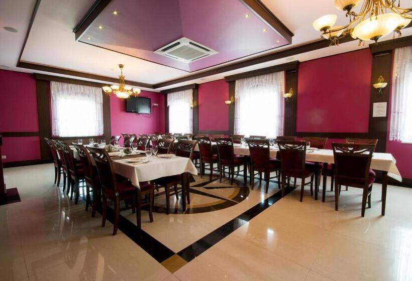 ホテル Dworek Magnat