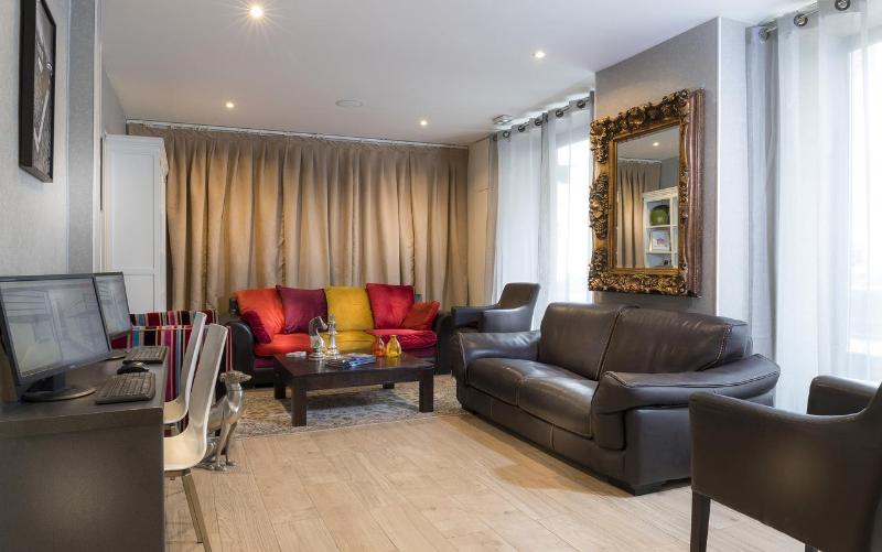 ホテル Enjoy Hostel