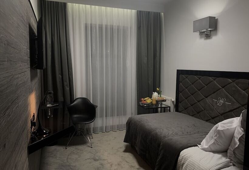 בית מלון כפרי Fado