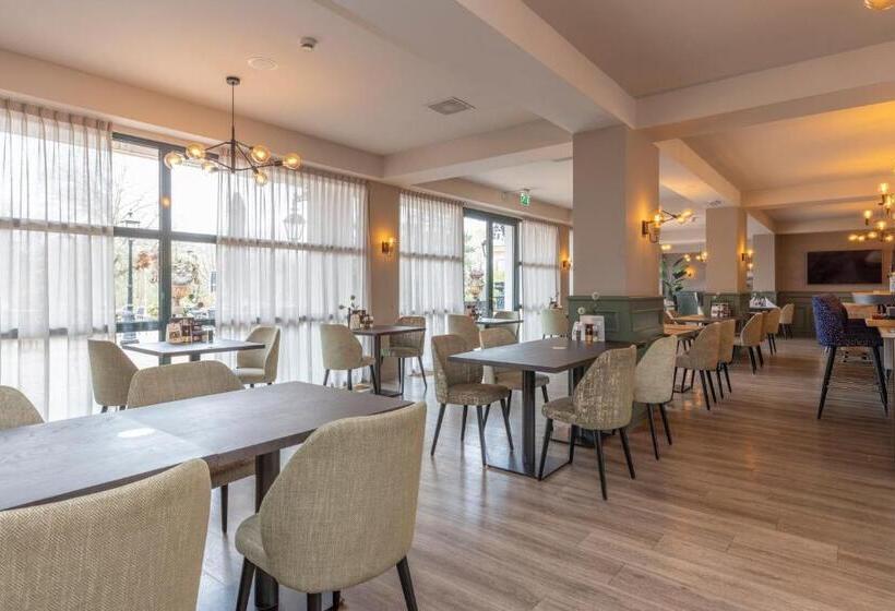 Fletcher Familiehotel De Hunzebergen