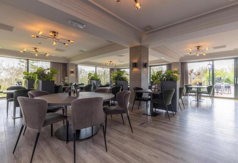 Fletcher Familiehotel De Hunzebergen