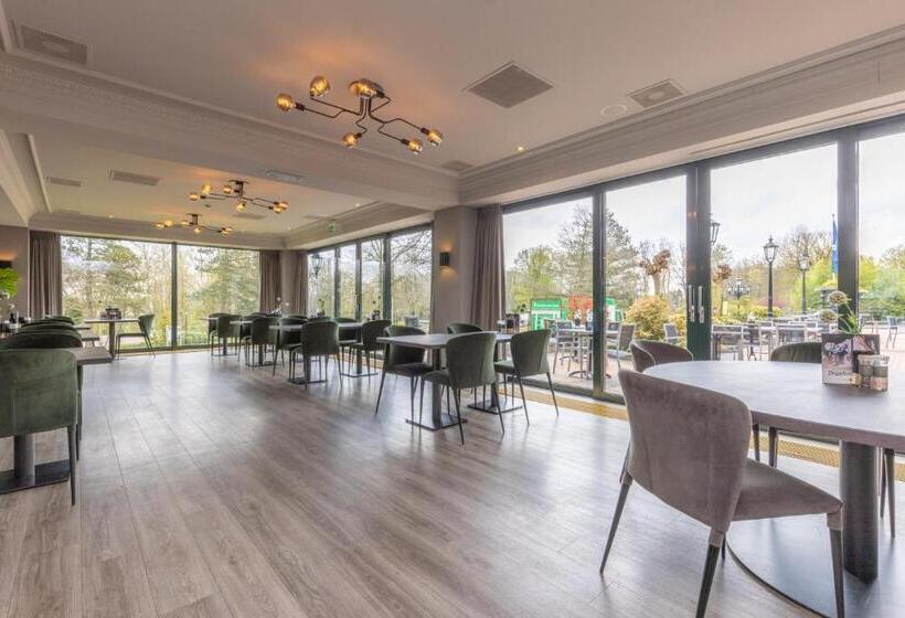 Fletcher Familiehotel De Hunzebergen