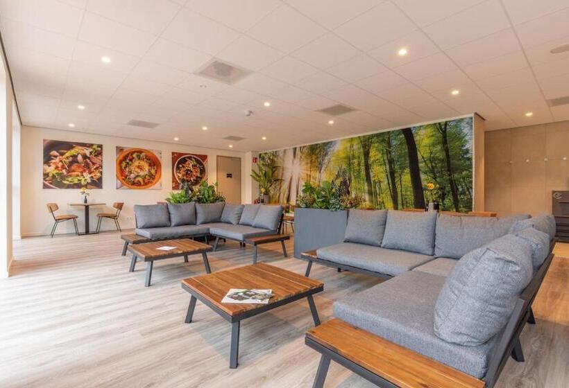 Fletcher Familiehotel De Hunzebergen