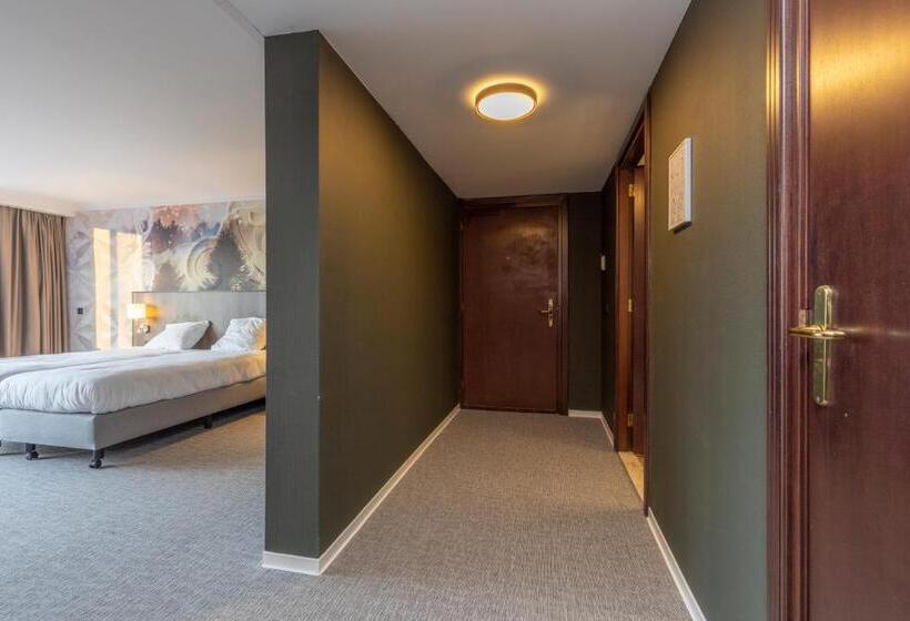 Fletcher Familiehotel De Hunzebergen