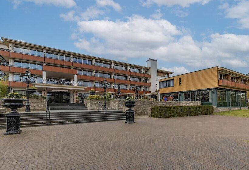 Fletcher Familiehotel De Hunzebergen