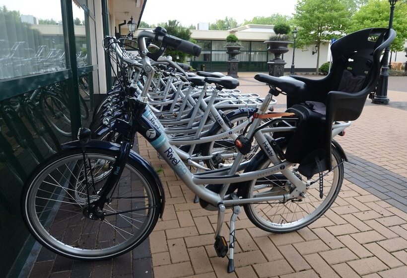 Fletcher Familiehotel De Hunzebergen