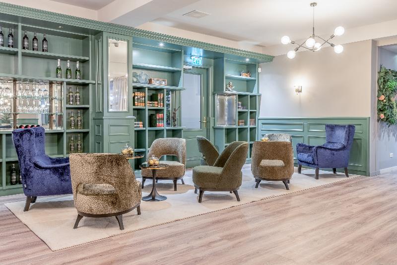 Fletcher Familiehotel De Hunzebergen