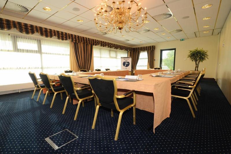 Fletcher Familiehotel De Hunzebergen