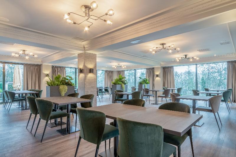 Fletcher Familiehotel De Hunzebergen