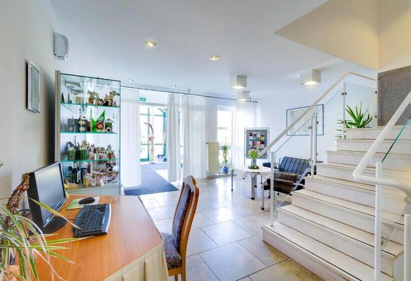 ホテル Garni Zwickaumosel